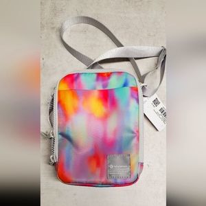 Lululemon Easy Access Crossbody NWT